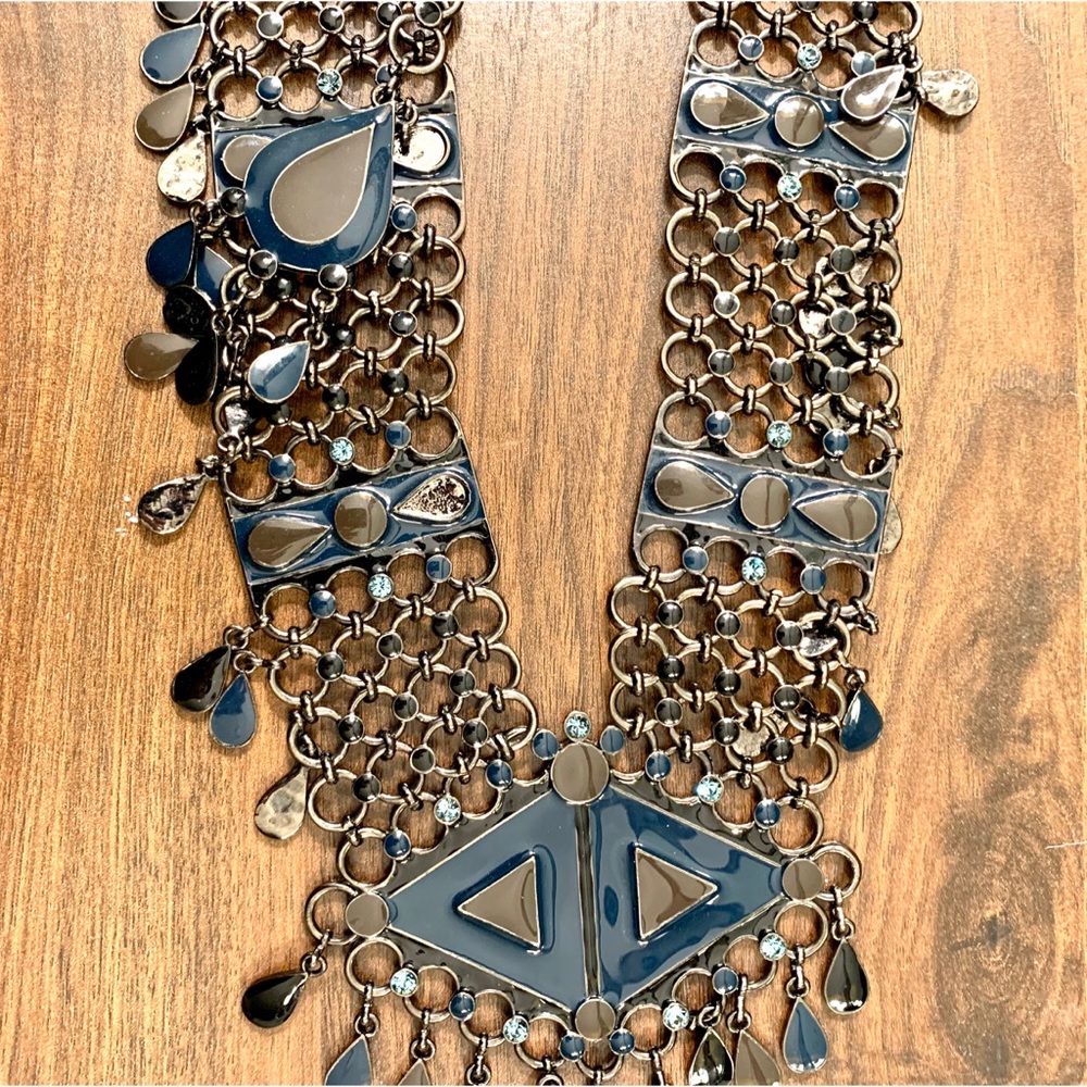 Chunky pewter necklace with kaynite enamel .